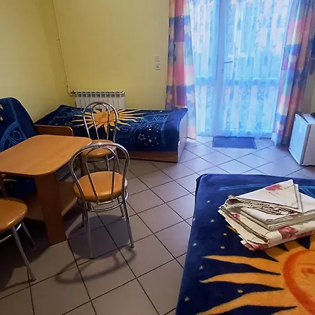 Delfin -przy Plazy, Widok Na Morze *